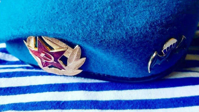 Поздравляем смелых, сильных, храбрых, справедливых и отважных мужчин, сумевших покорить и небо, и землю