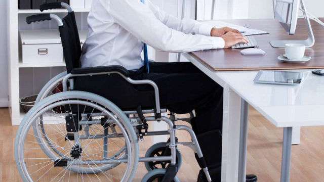 За отказ трудоустроить инвалида, работодателям  повысят штраф 