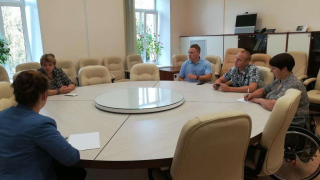 Перспективы открытия реабилитационного центра для инвалидов обсудили в областном Собрании депутатов