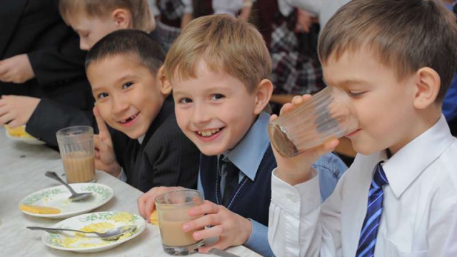 В школах области обеспечат горячим питанием детей с ограниченными возможностями здоровья