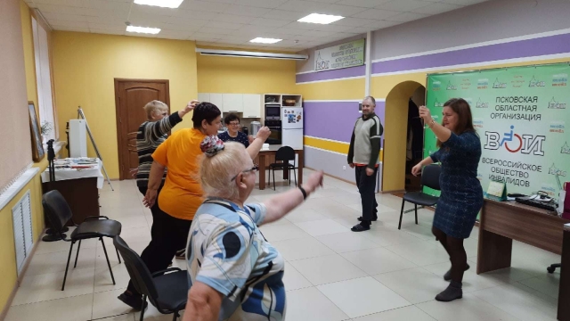 Волонтёры Псковского общества инвалидов помогают людям с ограниченными возможностями здоровья